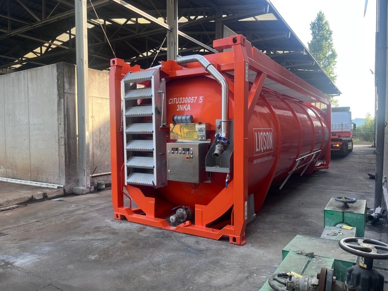 stainless steel tank with agitators