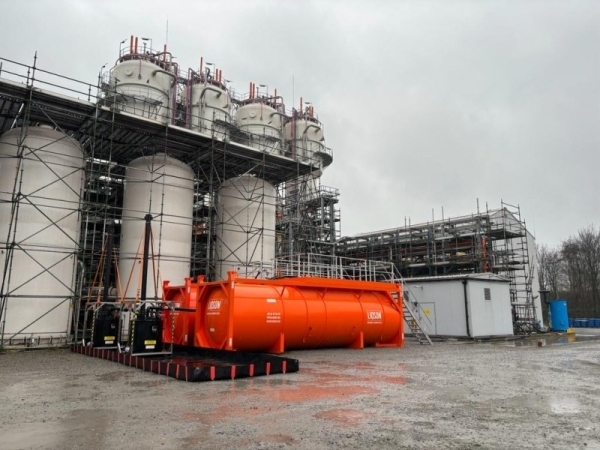 oranje benzinetank huren